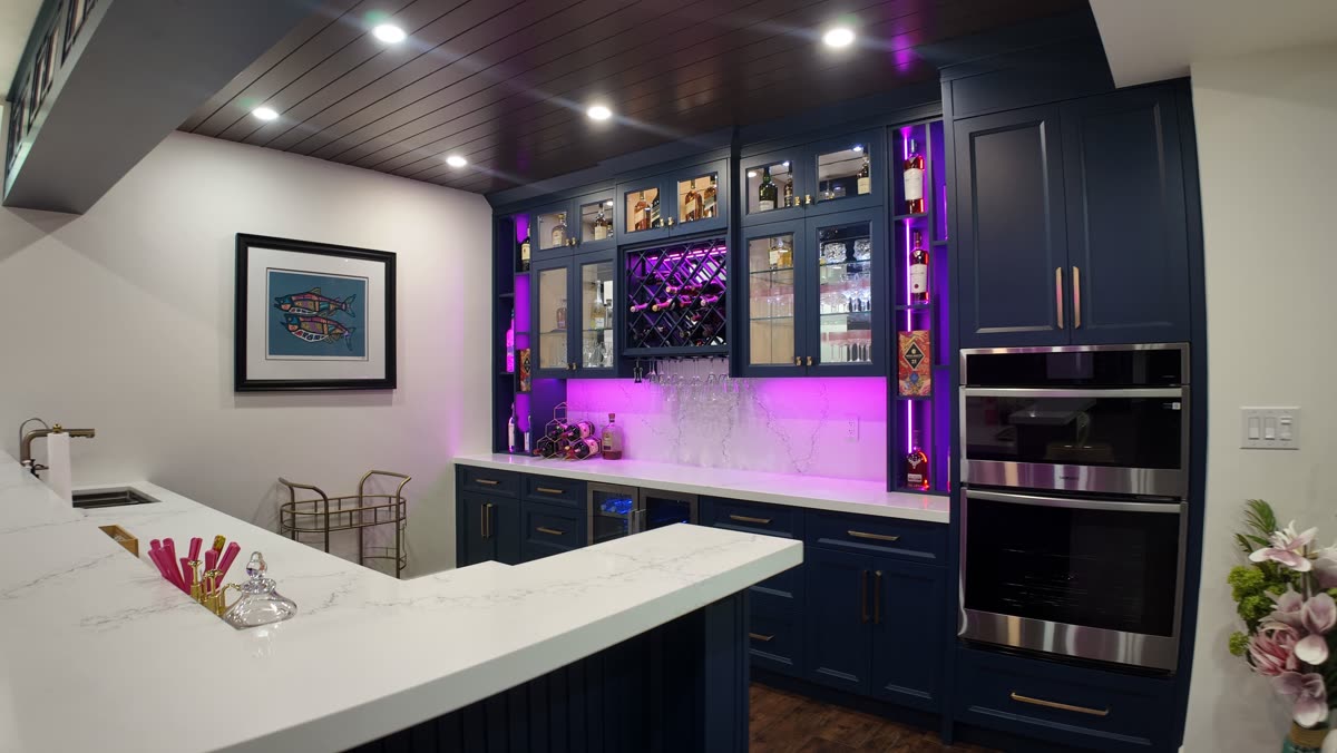 Custom basement bar in a Mississauga renovation