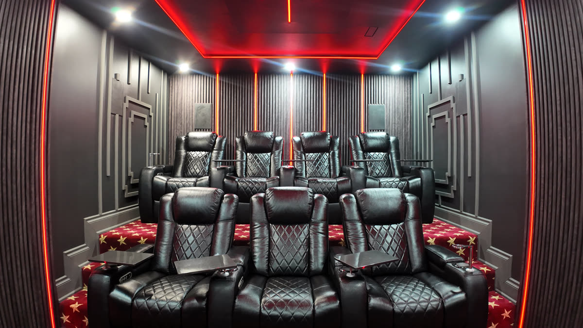 Home theatre basement renovation in Mississauga